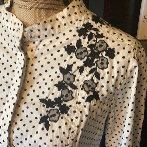 Embroidered button-down - Picture 2 of 5